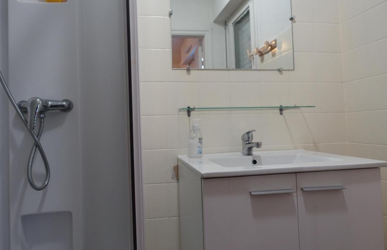 Ty Nevet - Avec Balcon Et Parking Prive Appartement *